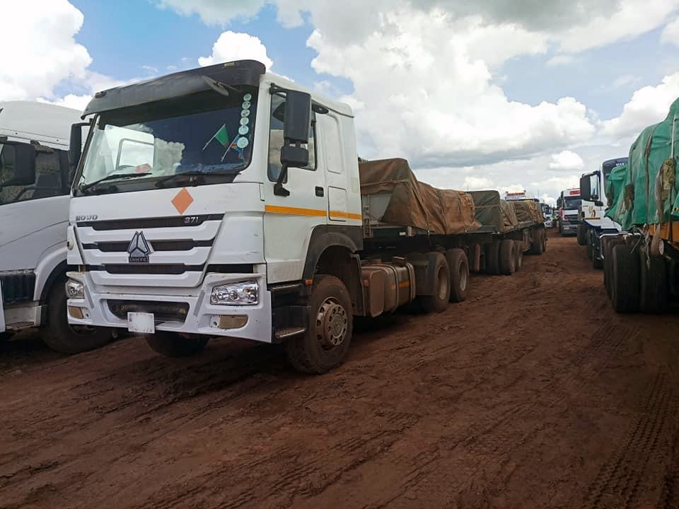 Howo Trucks Used In The Field Of Dry Cargo Transport
