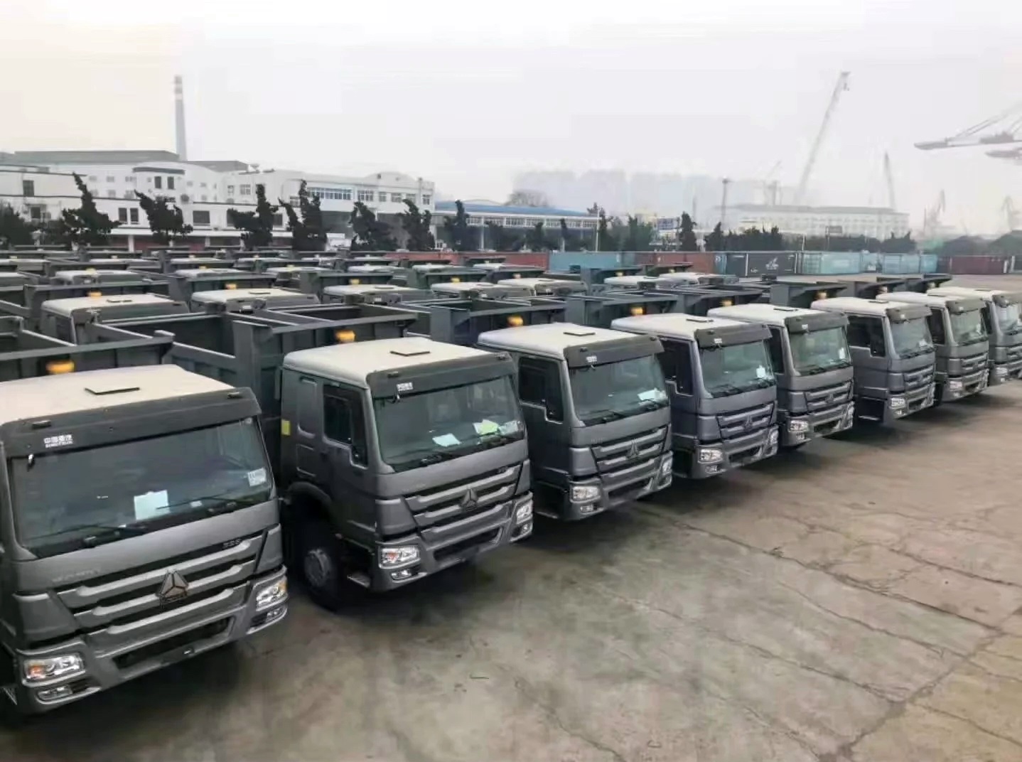 30 Units of Sinotruck HOWO Dump Truck Export to Zimbabwe