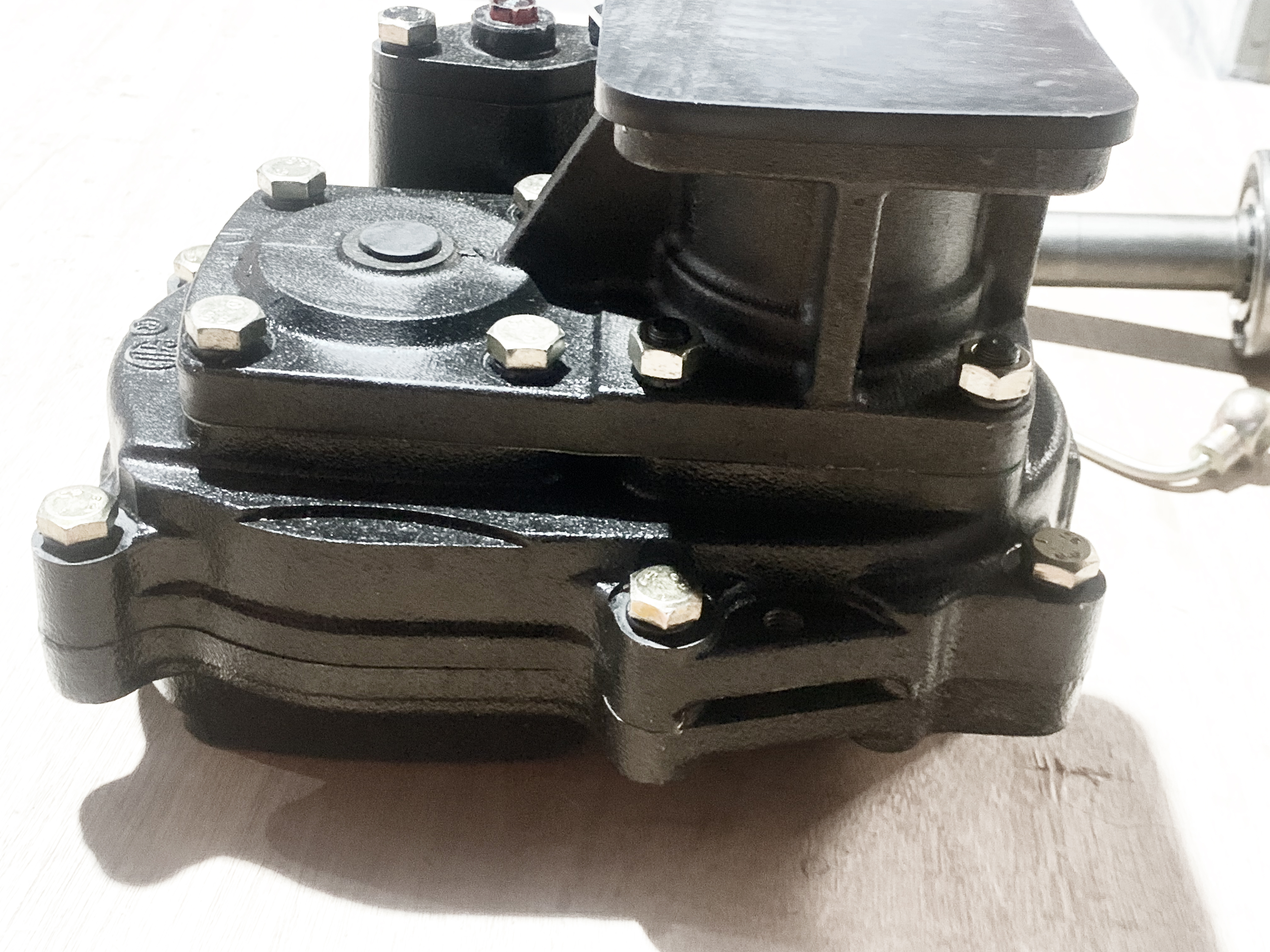 SINOTRUK HOWO Direct plug-in power take-off